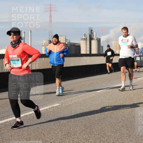 03.10.2025 - Köhlbrandbrückenlauf Lena Gebhardt http://msf.ph/oto/9096885 03.10.2025 10:10:07 Position 2 2576 meine-sportfotos.de
