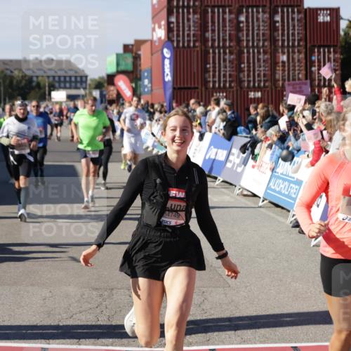 03.10.2025 - Köhlbrandbrückenlauf Jannik Wohlers http://msf.ph/oto/9096888 03.10.2025 13:21:09 Ziel 4393, 4601, 4680, 4749, 4846, 5265, 5363, 5450, 5618, 5746, 5878, 5882, 5883, 6262, 6282, 6296, 6602, 6645, 6646, 6648, 6650, 6756 meine-sportfotos.de