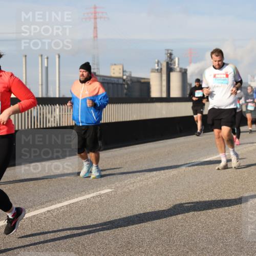 03.10.2025 - Köhlbrandbrückenlauf Lena Gebhardt http://msf.ph/oto/9096899 03.10.2025 10:10:07 Position 2 2576 meine-sportfotos.de