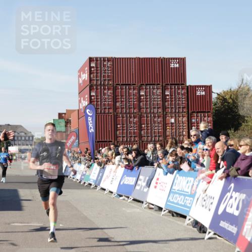 03.10.2025 - Köhlbrandbrückenlauf Jannik Wohlers http://msf.ph/oto/9096904 03.10.2025 12:55:45 Ziel 4001, 4594, 6100, 6480, 6762 meine-sportfotos.de
