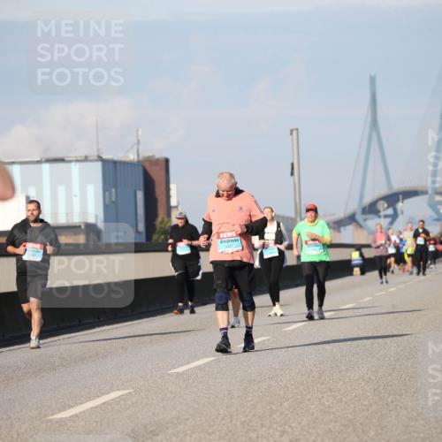 03.10.2025 - Köhlbrandbrückenlauf Jannik Wohlers http://msf.ph/oto/9096912 03.10.2025 10:15:17 Position 3 3097 meine-sportfotos.de