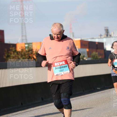 03.10.2025 - Köhlbrandbrückenlauf Jannik Wohlers http://msf.ph/oto/9096917 03.10.2025 10:15:25 Position 3 3097 meine-sportfotos.de