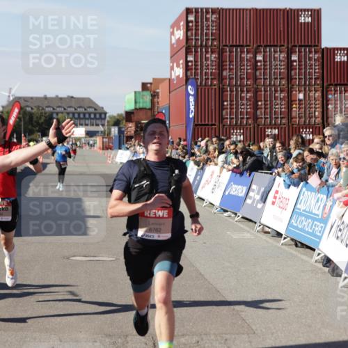 03.10.2025 - Köhlbrandbrückenlauf Jannik Wohlers http://msf.ph/oto/9096926 03.10.2025 12:55:45 Ziel 4001, 4594, 6100, 6480, 6762 meine-sportfotos.de
