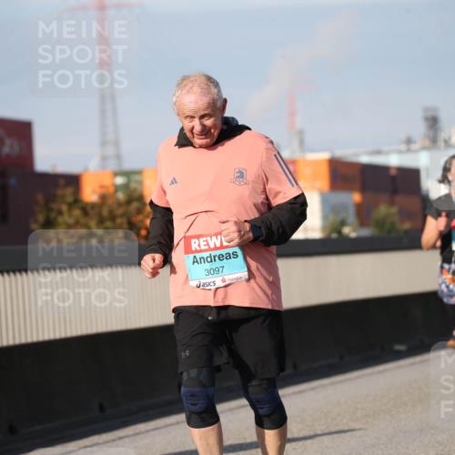 03.10.2025 - Köhlbrandbrückenlauf Jannik Wohlers http://msf.ph/oto/9096932 03.10.2025 10:15:25 Position 3 3097 meine-sportfotos.de