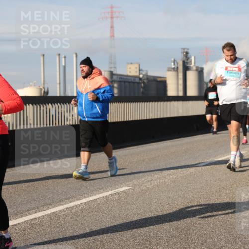 03.10.2025 - Köhlbrandbrückenlauf Lena Gebhardt http://msf.ph/oto/9096933 03.10.2025 10:10:07 Position 2 2576 meine-sportfotos.de