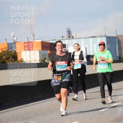 03.10.2025 - Köhlbrandbrückenlauf Jannik Wohlers http://msf.ph/oto/9096936 03.10.2025 10:15:26 Position 3 2936, 3040 meine-sportfotos.de