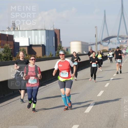 03.10.2025 - Köhlbrandbrückenlauf Jannik Wohlers http://msf.ph/oto/9096944 03.10.2025 10:17:38 Position 3 3413, 3412 meine-sportfotos.de