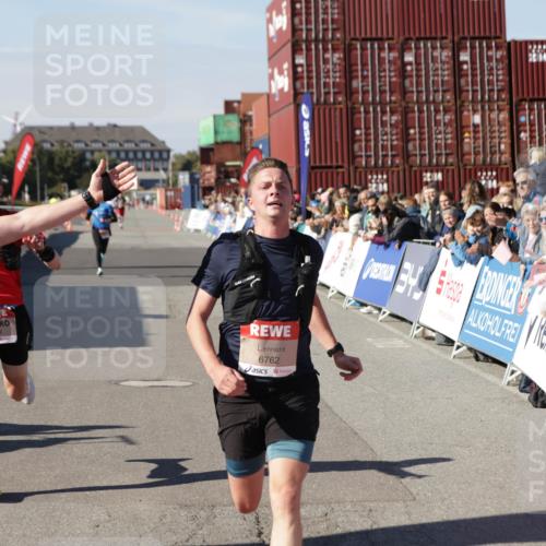 03.10.2025 - Köhlbrandbrückenlauf Jannik Wohlers http://msf.ph/oto/9096946 03.10.2025 12:55:45 Ziel 4001, 4594, 6100, 6480, 6762 meine-sportfotos.de