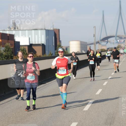 03.10.2025 - Köhlbrandbrückenlauf Jannik Wohlers http://msf.ph/oto/9096956 03.10.2025 10:17:38 Position 3 3413, 3412 meine-sportfotos.de
