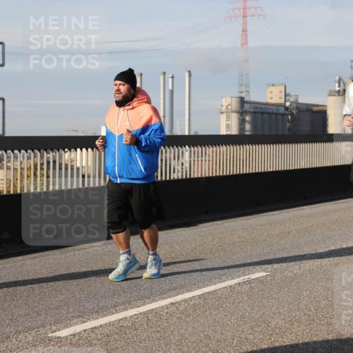 03.10.2025 - Köhlbrandbrückenlauf Lena Gebhardt http://msf.ph/oto/9096958 03.10.2025 10:10:08 Position 2 2619 meine-sportfotos.de