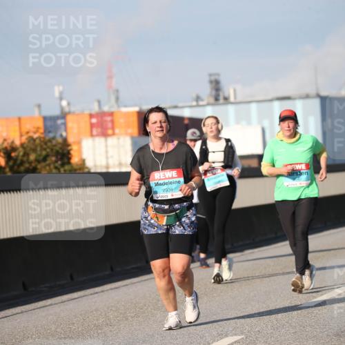 03.10.2025 - Köhlbrandbrückenlauf Jannik Wohlers http://msf.ph/oto/9096962 03.10.2025 10:15:27 Position 3 2936 meine-sportfotos.de