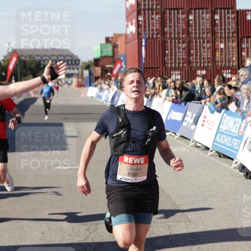 03.10.2025 - Köhlbrandbrückenlauf Jannik Wohlers http://msf.ph/oto/9096973 03.10.2025 12:55:45 Ziel 4001, 4594, 6100, 6480, 6762 meine-sportfotos.de