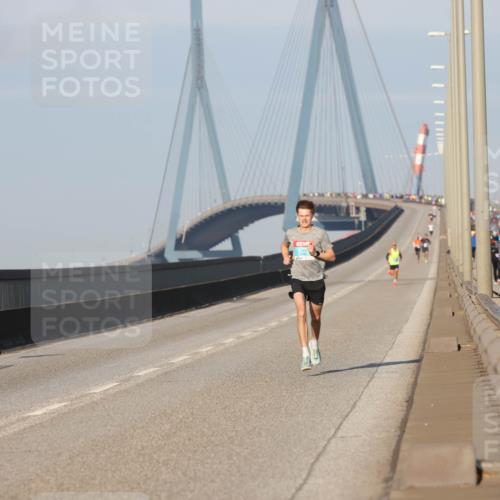 03.10.2025 - Köhlbrandbrückenlauf Lena Gebhardt http://msf.ph/oto/9096981 03.10.2025 09:33:33 Position 2  meine-sportfotos.de
