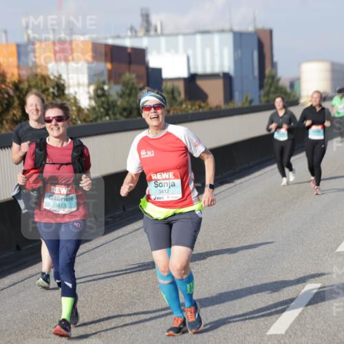 03.10.2025 - Köhlbrandbrückenlauf Jannik Wohlers http://msf.ph/oto/9096994 03.10.2025 10:17:41 Position 3 3413, 3412 meine-sportfotos.de