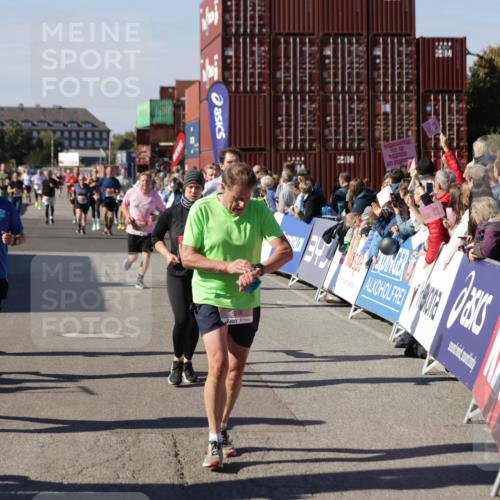 03.10.2025 - Köhlbrandbrückenlauf Jannik Wohlers http://msf.ph/oto/9097005 03.10.2025 13:21:12 Ziel 4363, 4393, 4601, 4680, 4749, 4846, 5265, 5363, 5450, 5618, 5746, 5873, 5878, 5882, 5883, 6262, 6282, 6602, 6756 meine-sportfotos.de
