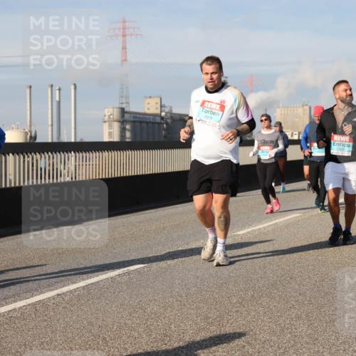 03.10.2025 - Köhlbrandbrückenlauf Lena Gebhardt http://msf.ph/oto/9097009 03.10.2025 10:10:08 Position 2 2619, 1763 meine-sportfotos.de