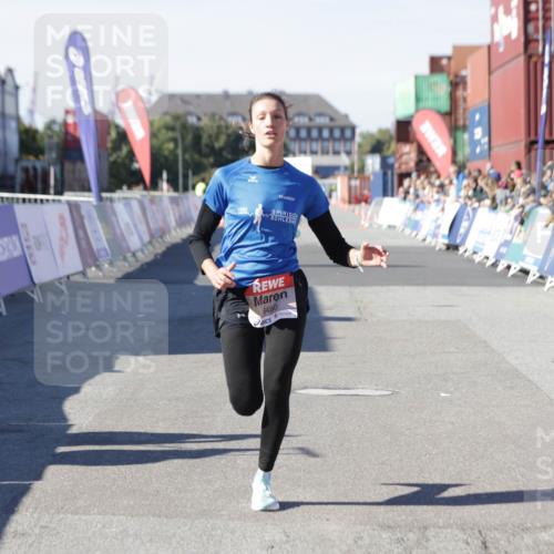 03.10.2025 - Köhlbrandbrückenlauf Jannik Wohlers http://msf.ph/oto/9097010 03.10.2025 12:55:50 Ziel 4001, 4594, 6100, 6480, 6762 meine-sportfotos.de