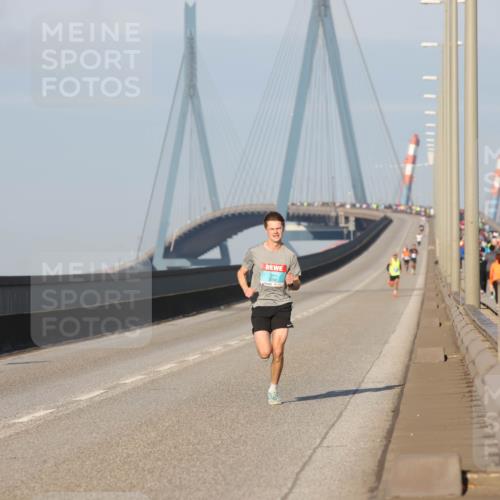 03.10.2025 - Köhlbrandbrückenlauf Lena Gebhardt http://msf.ph/oto/9097015 03.10.2025 09:33:34 Position 2  meine-sportfotos.de