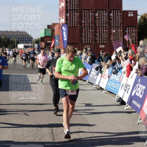 03.10.2025 - Köhlbrandbrückenlauf Jannik Wohlers http://msf.ph/oto/9097016 03.10.2025 13:21:12 Ziel 4363, 4393, 4601, 4680, 4749, 4846, 5265, 5363, 5450, 5618, 5746, 5873, 5878, 5882, 5883, 6262, 6282, 6602, 6756 meine-sportfotos.de