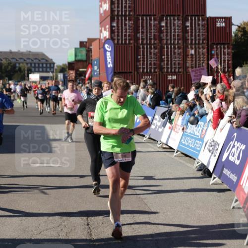 03.10.2025 - Köhlbrandbrückenlauf Jannik Wohlers http://msf.ph/oto/9097025 03.10.2025 13:21:12 Ziel 4363, 4393, 4601, 4680, 4749, 4846, 5265, 5363, 5450, 5618, 5746, 5873, 5878, 5882, 5883, 6262, 6282, 6602, 6756 meine-sportfotos.de