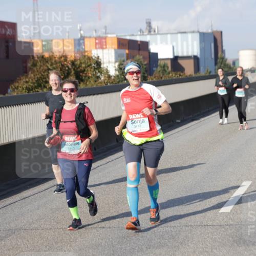 03.10.2025 - Köhlbrandbrückenlauf Jannik Wohlers http://msf.ph/oto/9097027 03.10.2025 10:17:41 Position 3 17, 3413, 5, 3412, 25 meine-sportfotos.de
