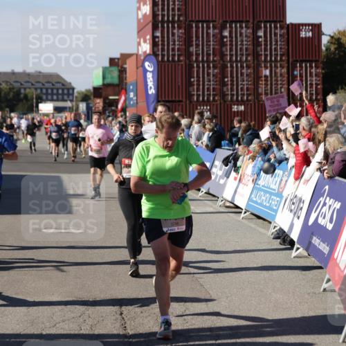 03.10.2025 - Köhlbrandbrückenlauf Jannik Wohlers http://msf.ph/oto/9097035 03.10.2025 13:21:12 Ziel 4363, 4393, 4601, 4680, 4749, 4846, 5265, 5363, 5450, 5618, 5746, 5873, 5878, 5882, 5883, 6262, 6282, 6602, 6756 meine-sportfotos.de