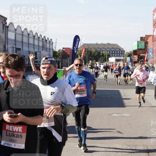 03.10.2025 - Köhlbrandbrückenlauf Jannik Wohlers http://msf.ph/oto/9097044 03.10.2025 13:21:13 Ziel 4363, 4393, 4601, 4680, 4749, 4846, 5265, 5363, 5450, 5618, 5746, 5873, 5878, 5882, 5883, 6262, 6282, 6602, 6756 meine-sportfotos.de
