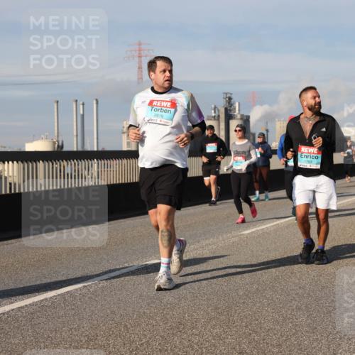 03.10.2025 - Köhlbrandbrückenlauf Lena Gebhardt http://msf.ph/oto/9097046 03.10.2025 10:10:09 Position 2 2619, 1763 meine-sportfotos.de