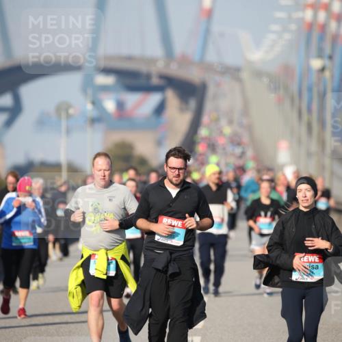 03.10.2025 - Köhlbrandbrückenlauf Jannik Wohlers http://msf.ph/oto/9097050 03.10.2025 10:15:40 Position 3 10 meine-sportfotos.de
