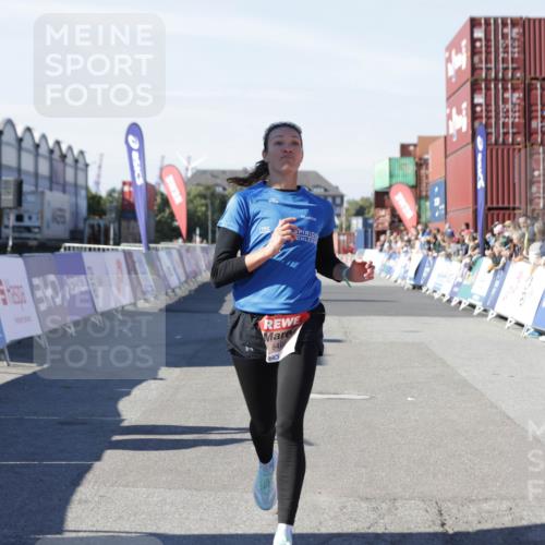 03.10.2025 - Köhlbrandbrückenlauf Jannik Wohlers http://msf.ph/oto/9097081 03.10.2025 12:55:51 Ziel 4001, 4594, 6100, 6480, 6762 meine-sportfotos.de