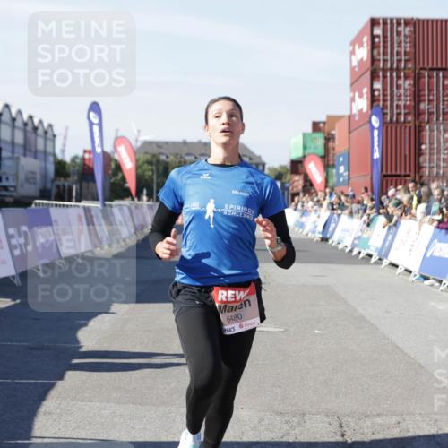 03.10.2025 - Köhlbrandbrückenlauf Jannik Wohlers http://msf.ph/oto/9097118 03.10.2025 12:55:51 Ziel 4001, 4594, 6100, 6480, 6762 meine-sportfotos.de