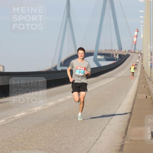 03.10.2025 - Köhlbrandbrückenlauf Lena Gebhardt http://msf.ph/oto/9097119 03.10.2025 09:33:36 Position 2  meine-sportfotos.de