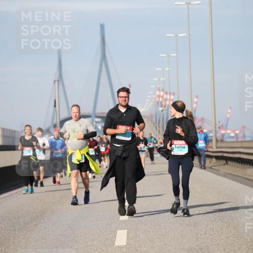 03.10.2025 - Köhlbrandbrückenlauf Jannik Wohlers http://msf.ph/oto/9097120 03.10.2025 10:15:48 Position 3 2771 meine-sportfotos.de