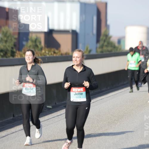 03.10.2025 - Köhlbrandbrückenlauf Jannik Wohlers http://msf.ph/oto/9097122 03.10.2025 10:17:45 Position 3 3373, 3374 meine-sportfotos.de