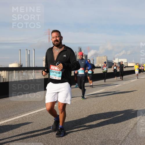03.10.2025 - Köhlbrandbrückenlauf Lena Gebhardt http://msf.ph/oto/9097127 03.10.2025 10:10:10 Position 2 1763 meine-sportfotos.de