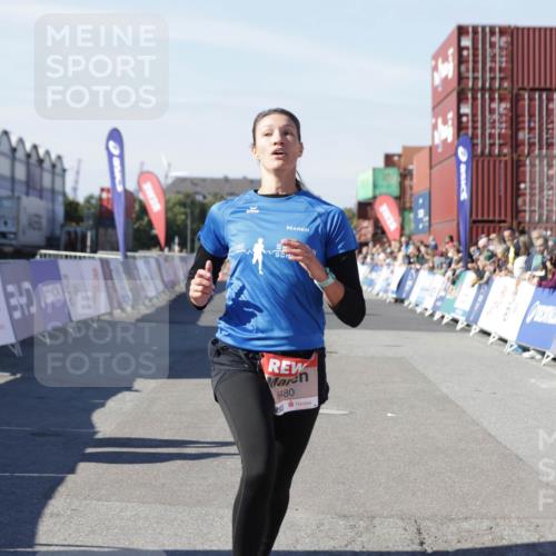 03.10.2025 - Köhlbrandbrückenlauf Jannik Wohlers http://msf.ph/oto/9097128 03.10.2025 12:55:51 Ziel 4001, 4594, 6100, 6480, 6762 meine-sportfotos.de
