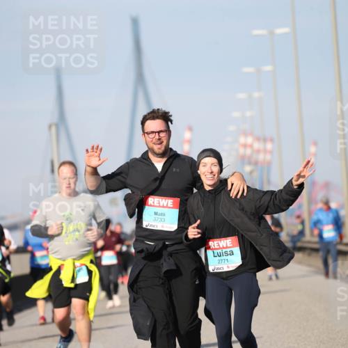 03.10.2025 - Köhlbrandbrückenlauf Jannik Wohlers http://msf.ph/oto/9097147 03.10.2025 10:15:50 Position 3 3733, 2771 meine-sportfotos.de