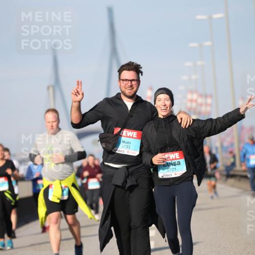 03.10.2025 - Köhlbrandbrückenlauf Jannik Wohlers http://msf.ph/oto/9097161 03.10.2025 10:15:50 Position 3 3733, 2771 meine-sportfotos.de