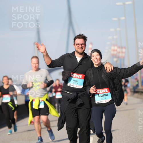 03.10.2025 - Köhlbrandbrückenlauf Jannik Wohlers http://msf.ph/oto/9097172 03.10.2025 10:15:51 Position 3 3733, 2771 meine-sportfotos.de