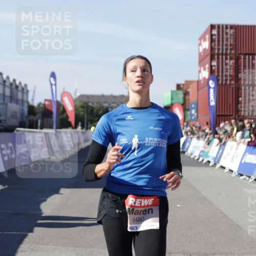 03.10.2025 - Köhlbrandbrückenlauf Jannik Wohlers http://msf.ph/oto/9097178 03.10.2025 12:55:51 Ziel 4001, 4594, 6100, 6480, 6762 meine-sportfotos.de