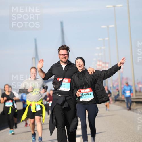 03.10.2025 - Köhlbrandbrückenlauf Jannik Wohlers http://msf.ph/oto/9097186 03.10.2025 10:15:51 Position 3 6733, 2771 meine-sportfotos.de