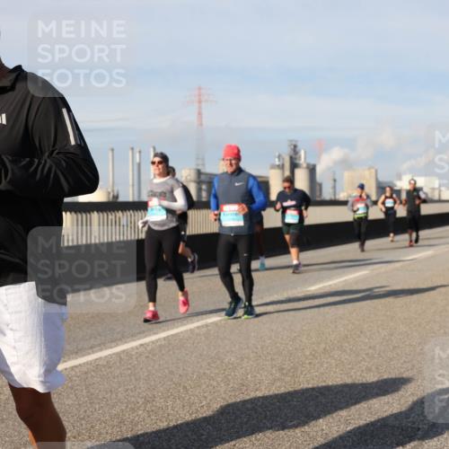 03.10.2025 - Köhlbrandbrückenlauf Lena Gebhardt http://msf.ph/oto/9097221 03.10.2025 10:10:11 Position 2 1763 meine-sportfotos.de