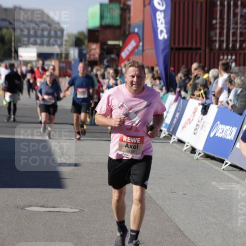 03.10.2025 - Köhlbrandbrückenlauf Jannik Wohlers http://msf.ph/oto/9097229 03.10.2025 13:21:15 Ziel 4363, 4393, 4601, 4749, 4846, 5265, 5450, 5618, 5746, 5873, 5878, 5882, 5883, 6262, 6282, 6602, 6756 meine-sportfotos.de