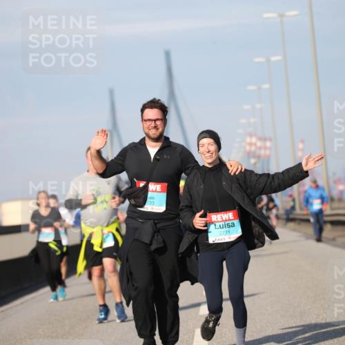 03.10.2025 - Köhlbrandbrückenlauf Jannik Wohlers http://msf.ph/oto/9097233 03.10.2025 10:15:51 Position 3 733, 2771 meine-sportfotos.de