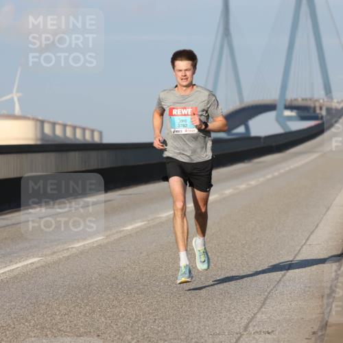 03.10.2025 - Köhlbrandbrückenlauf Lena Gebhardt http://msf.ph/oto/9097251 03.10.2025 09:33:38 Position 2 3782 meine-sportfotos.de