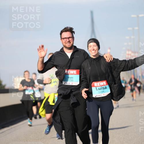 03.10.2025 - Köhlbrandbrückenlauf Jannik Wohlers http://msf.ph/oto/9097276 03.10.2025 10:15:52 Position 3 8733, 2771 meine-sportfotos.de