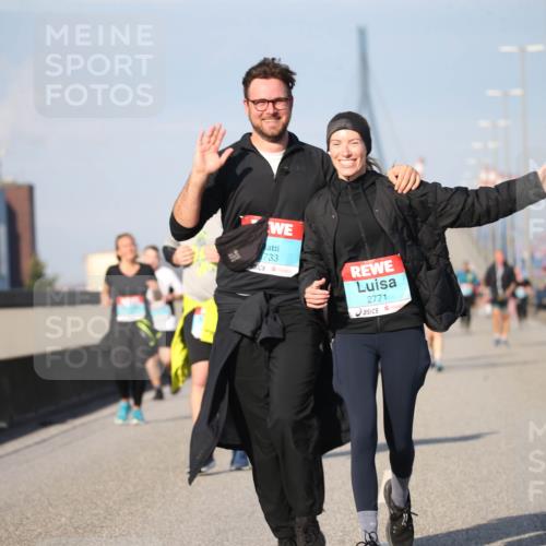 03.10.2025 - Köhlbrandbrückenlauf Jannik Wohlers http://msf.ph/oto/9097291 03.10.2025 10:15:52 Position 3 733, 2771 meine-sportfotos.de