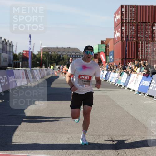 03.10.2025 - Köhlbrandbrückenlauf Jannik Wohlers http://msf.ph/oto/9097292 03.10.2025 12:55:58 Ziel 5966, 6480, 6778 meine-sportfotos.de