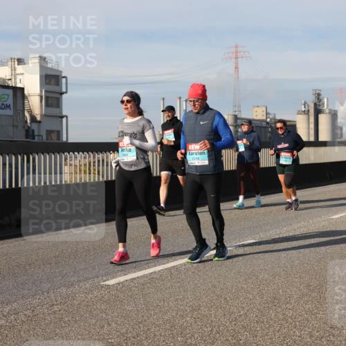 03.10.2025 - Köhlbrandbrückenlauf Lena Gebhardt http://msf.ph/oto/9097295 03.10.2025 10:10:11 Position 2 2466, 2248 meine-sportfotos.de