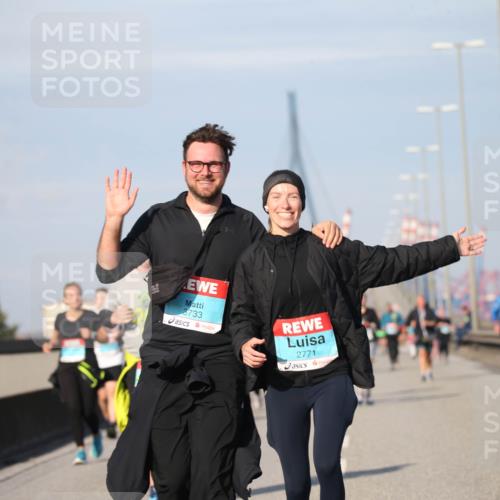 03.10.2025 - Köhlbrandbrückenlauf Jannik Wohlers http://msf.ph/oto/9097299 03.10.2025 10:15:53 Position 3 3733, 2771 meine-sportfotos.de